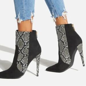 Lizbeth Bootie
Shoe Dazzle